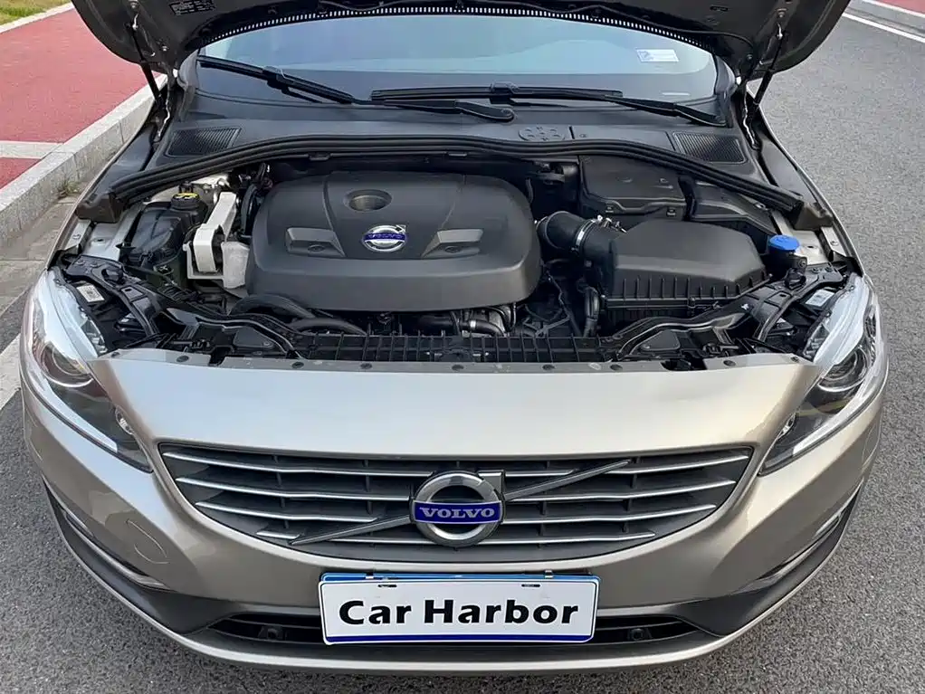 Volvo V60 2015 — фото 20