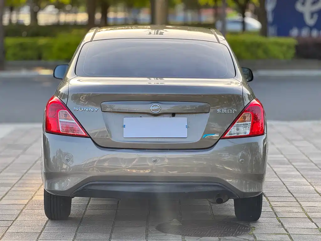 Nissan Sunny 2015 — фото 8