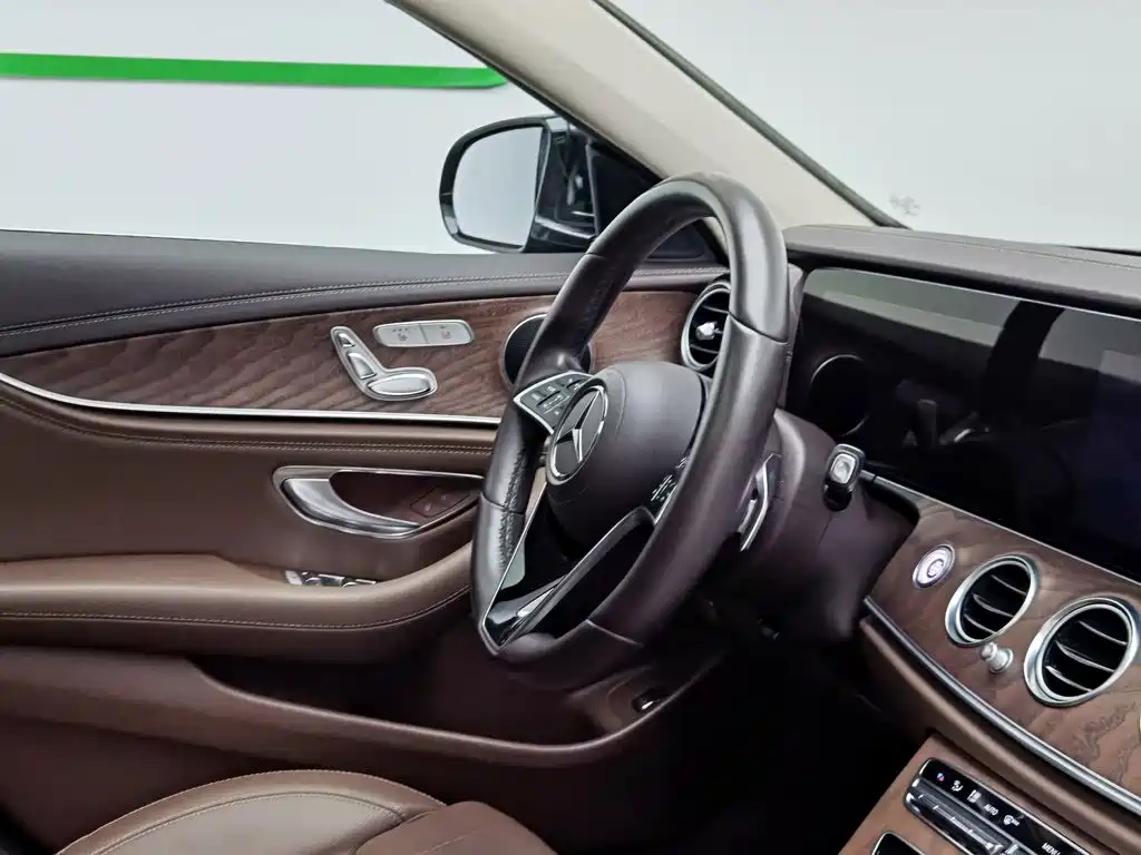 Mercedes-Benz E-Class 2022 — фото 22