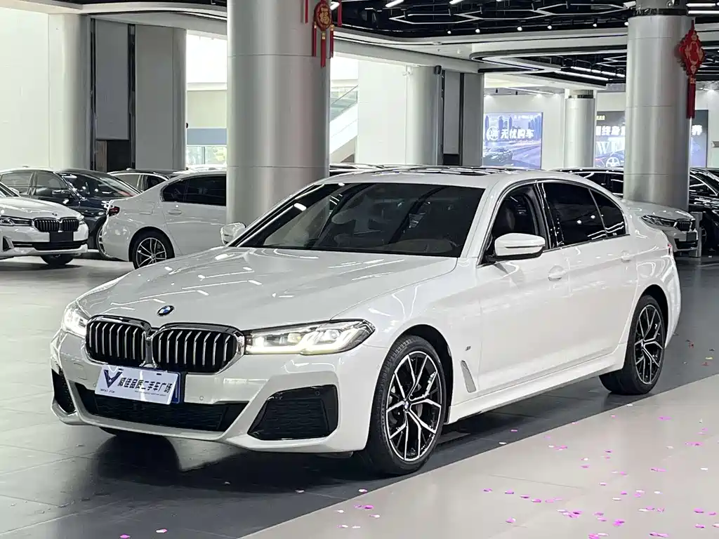 BMW 5 Series 2023 — фото 1