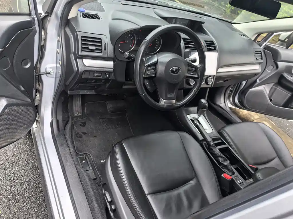 Subaru XV 2013 — фото 12