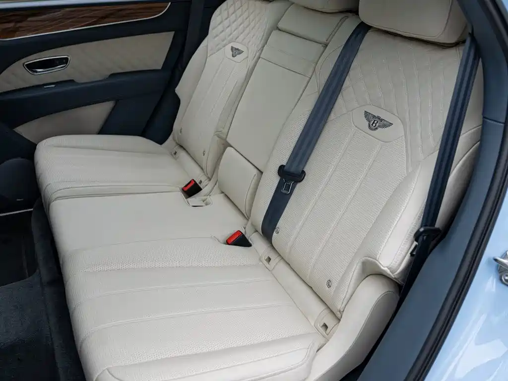Bentley Bentayga 2022 — фото 20