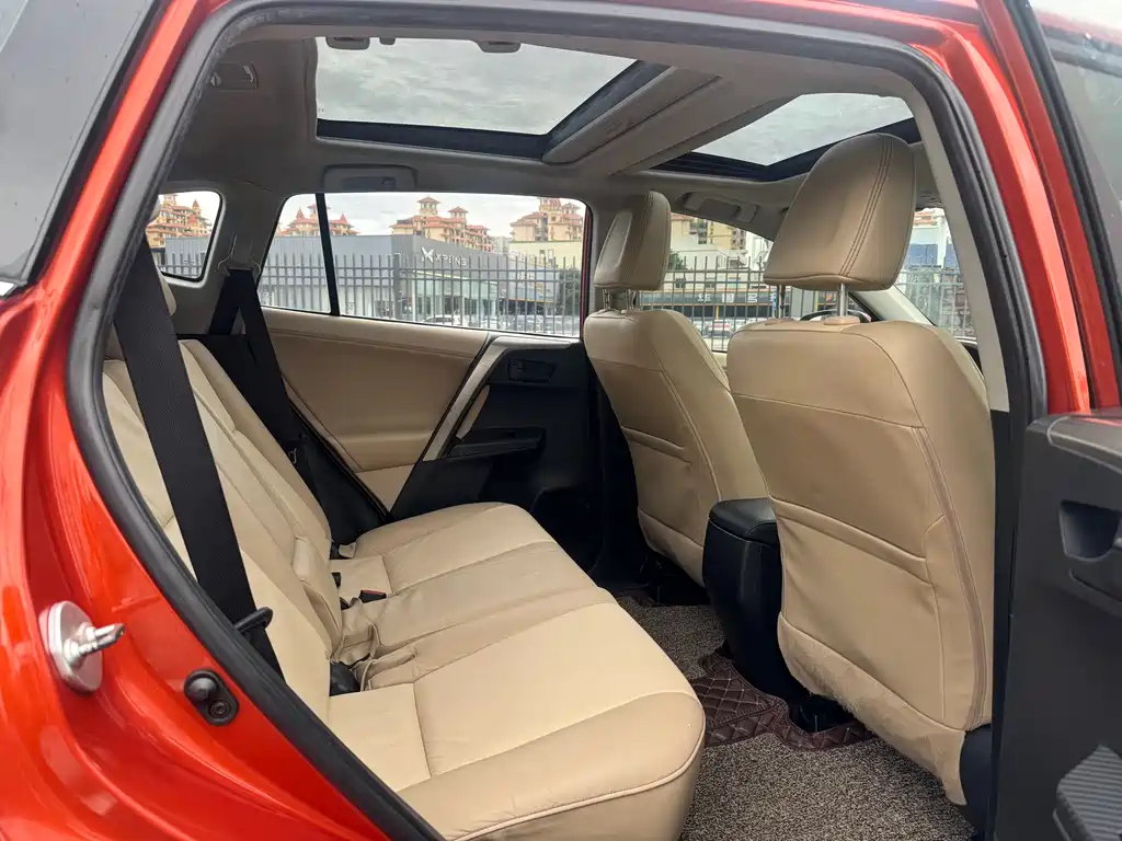 Toyota RAV4 2015 — фото 15