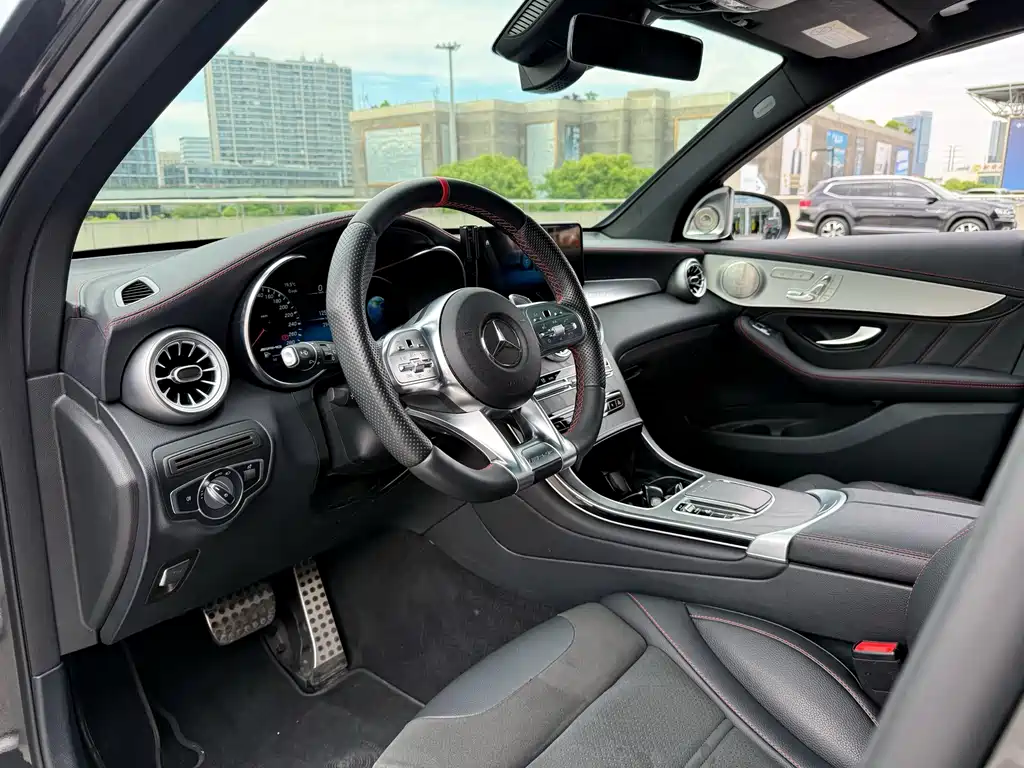 Mercedes-Benz GLC AMG 2022 — фото 6