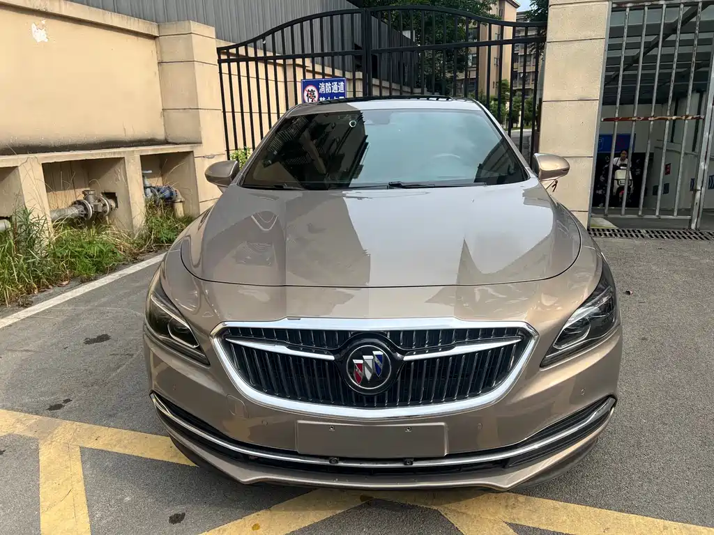 Buick LaCrosse 2017 — фото 2