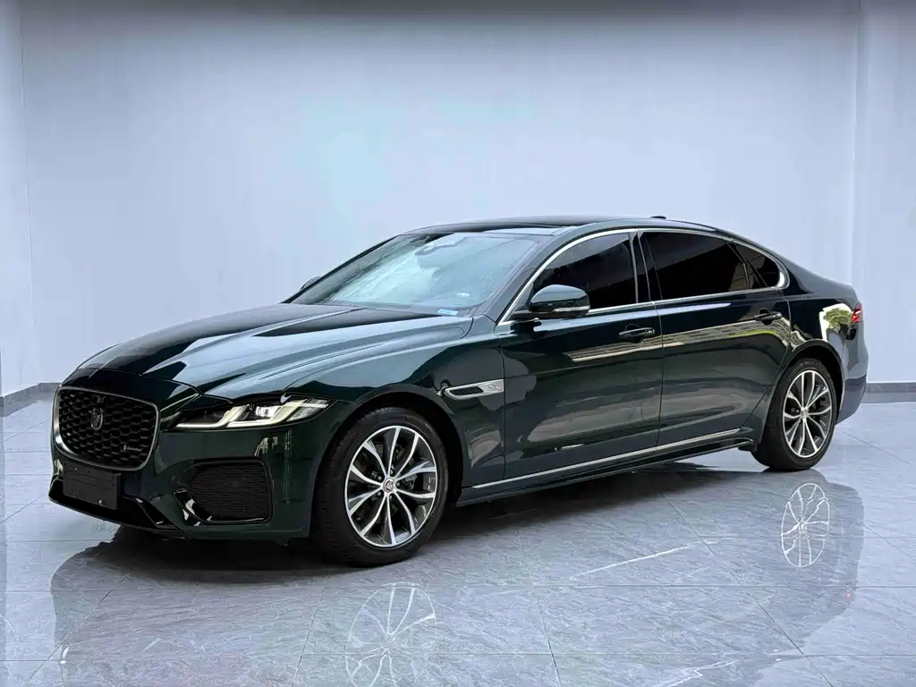 Jaguar XFL 2022 — фото 1