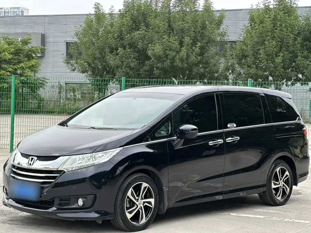 Honda Odyssey 2017 — фото 2
