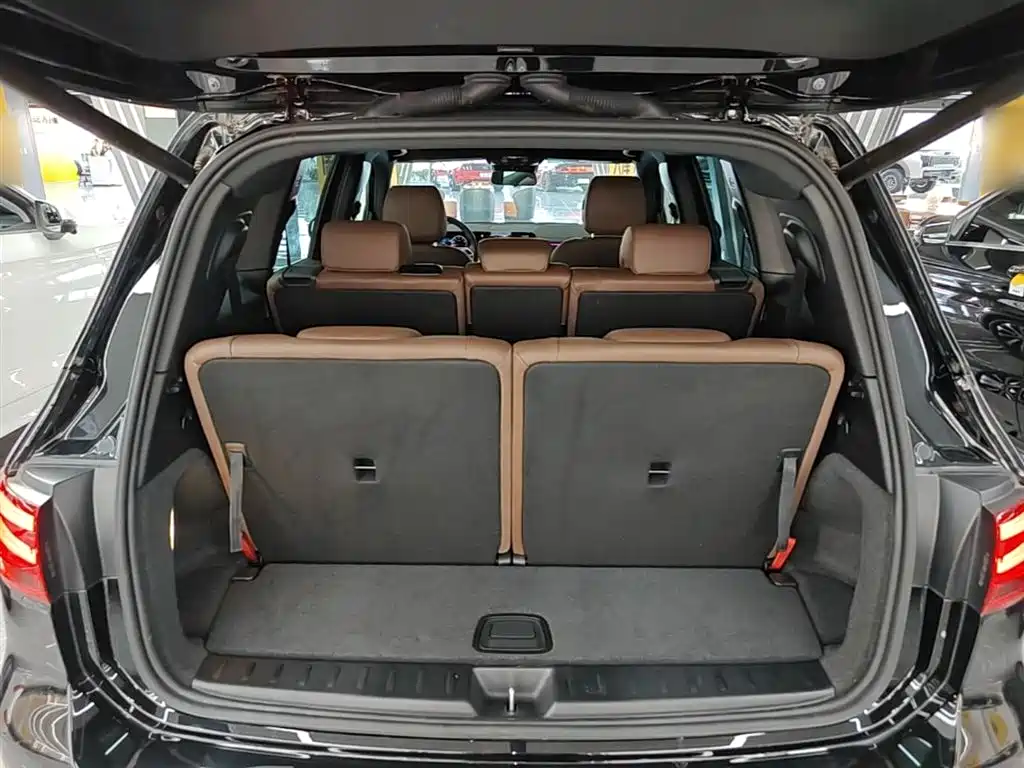 Mercedes-Benz GLB 2024 — фото 19