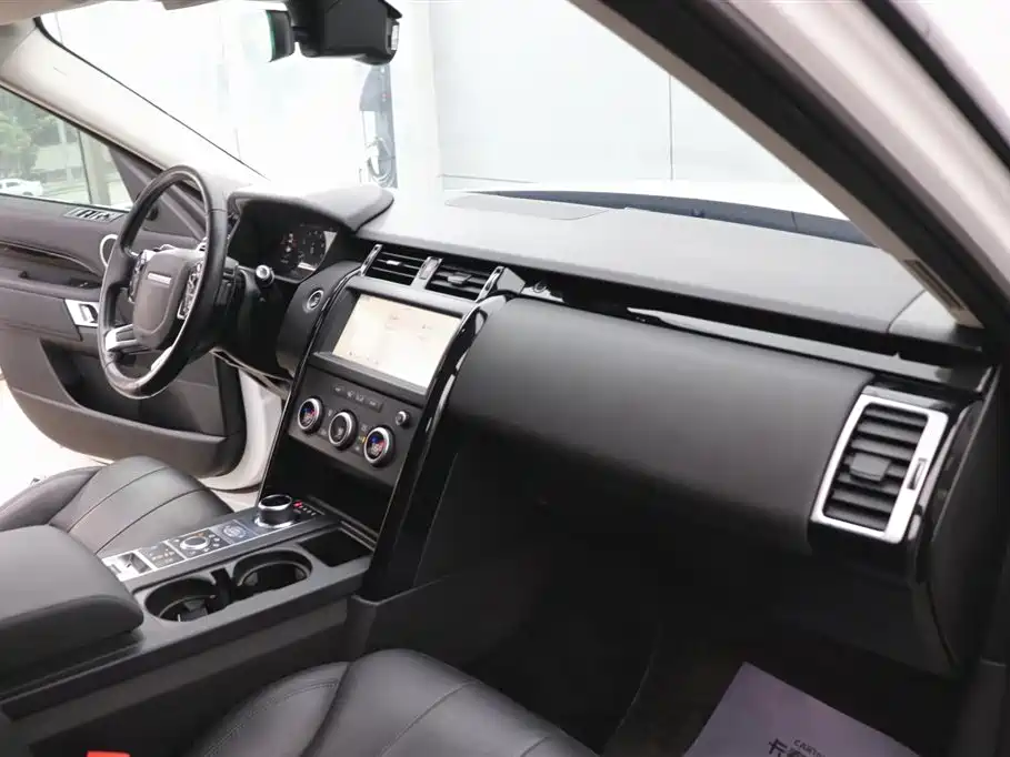 Land Rover Discovery 2020 — фото 22