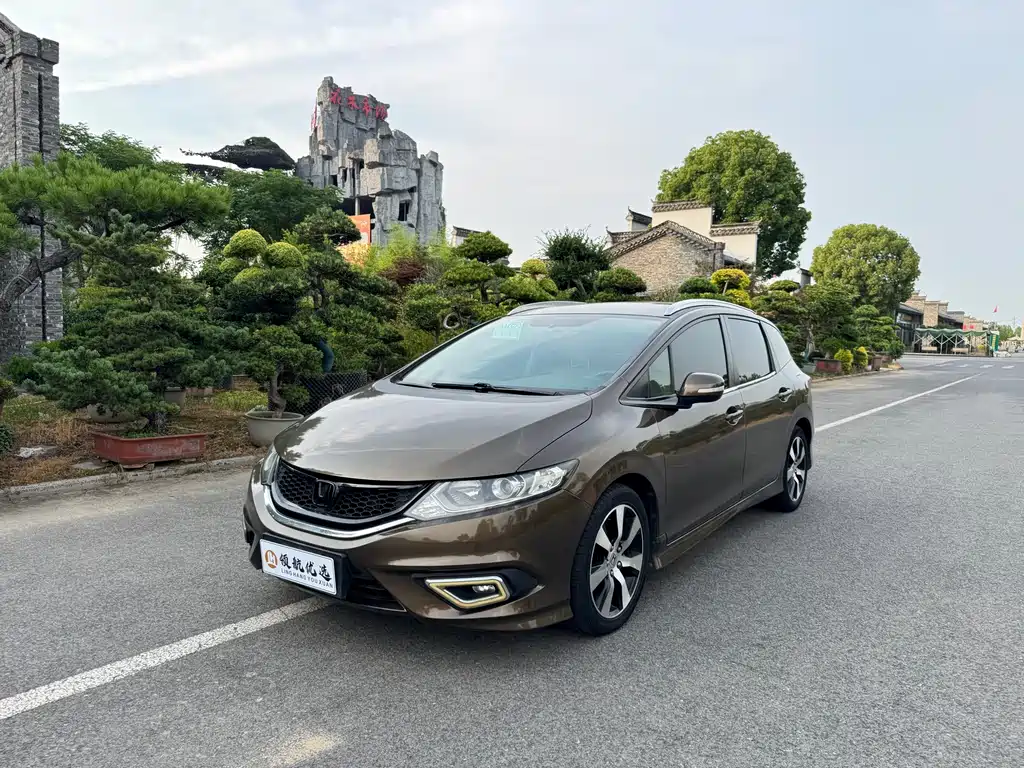Honda Jade 2015