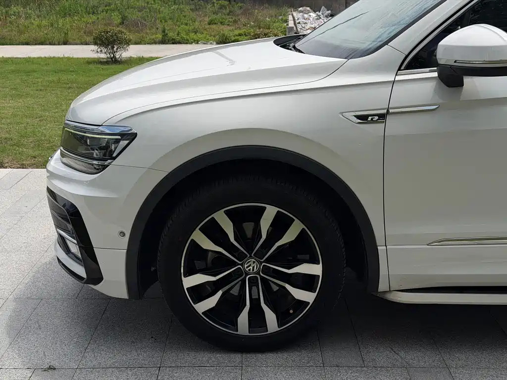 Volkswagen Tiguan L 2019 — фото 8
