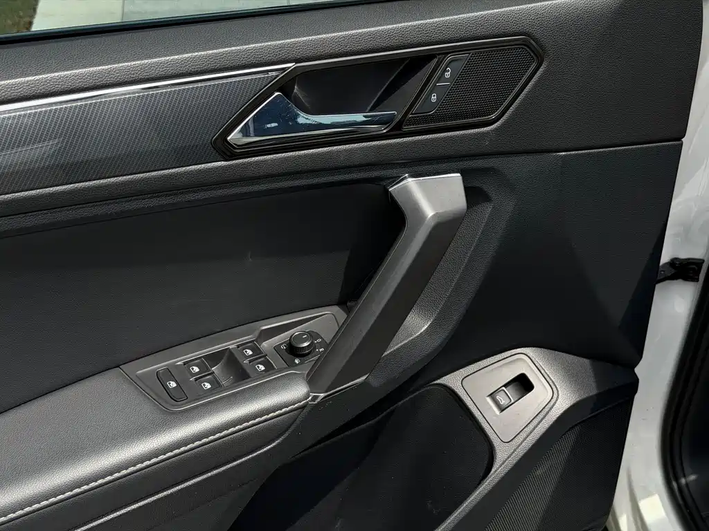 Volkswagen Tiguan L 2019 — фото 11