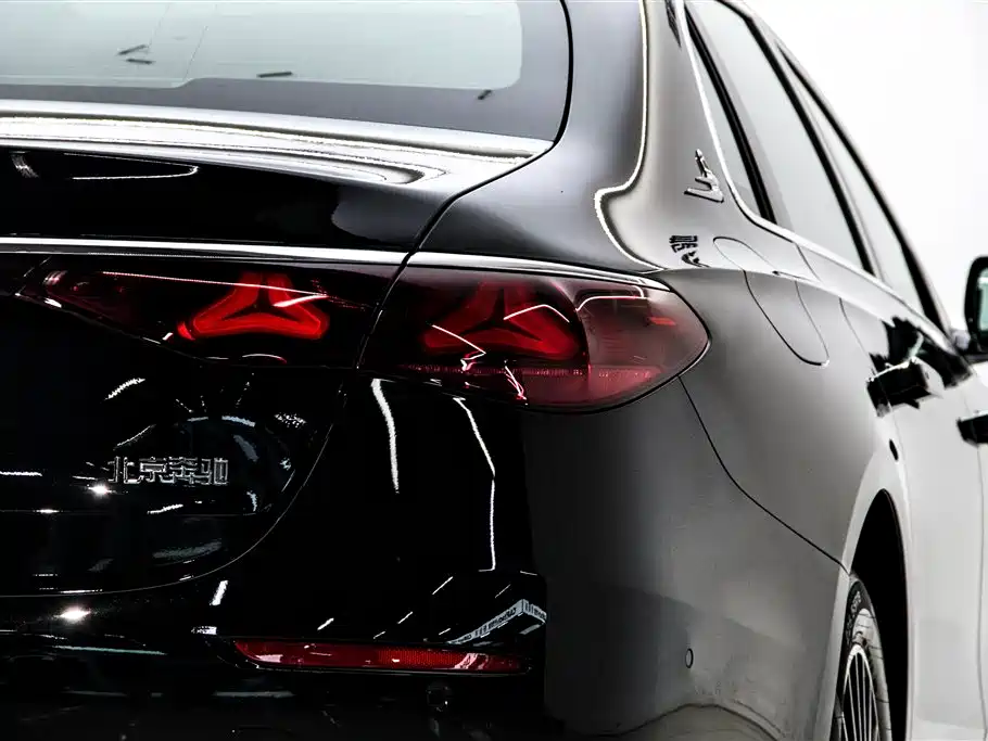Mercedes-Benz E-Class 2025 — фото 11