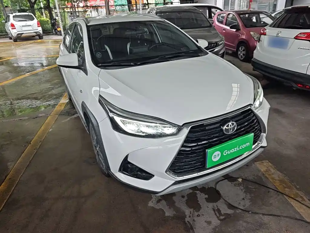 Toyota Yaris L 2023 — фото 4