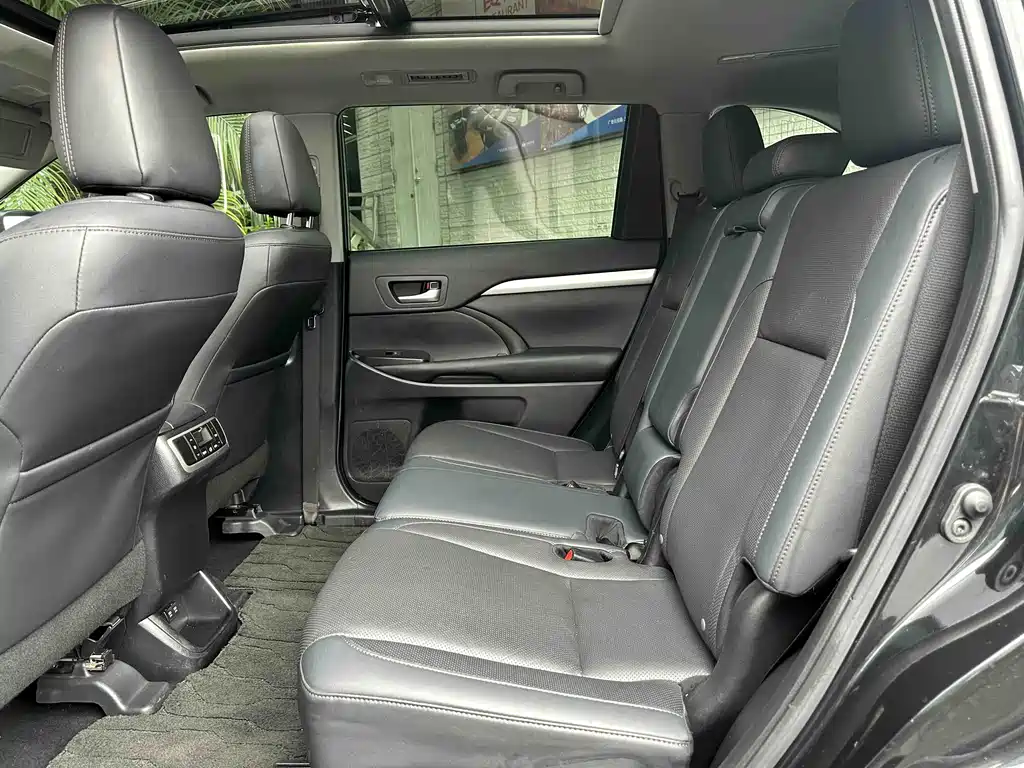 Toyota Highlander 2020 — фото 12