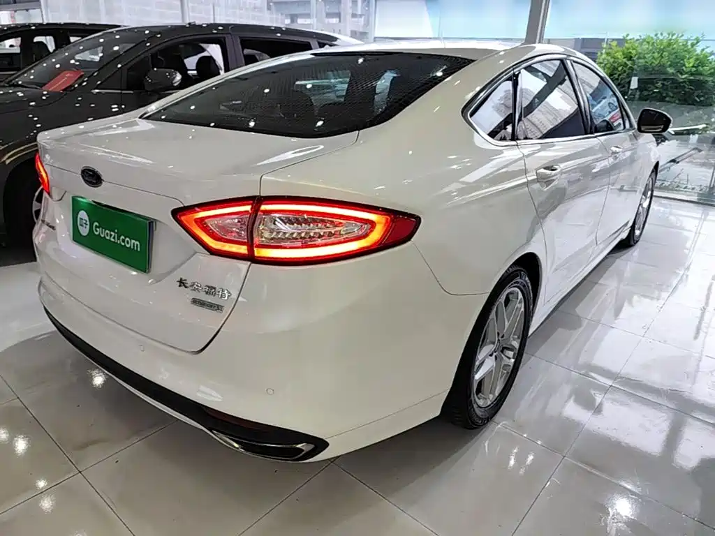 Ford Mondeo 2016 — фото 7