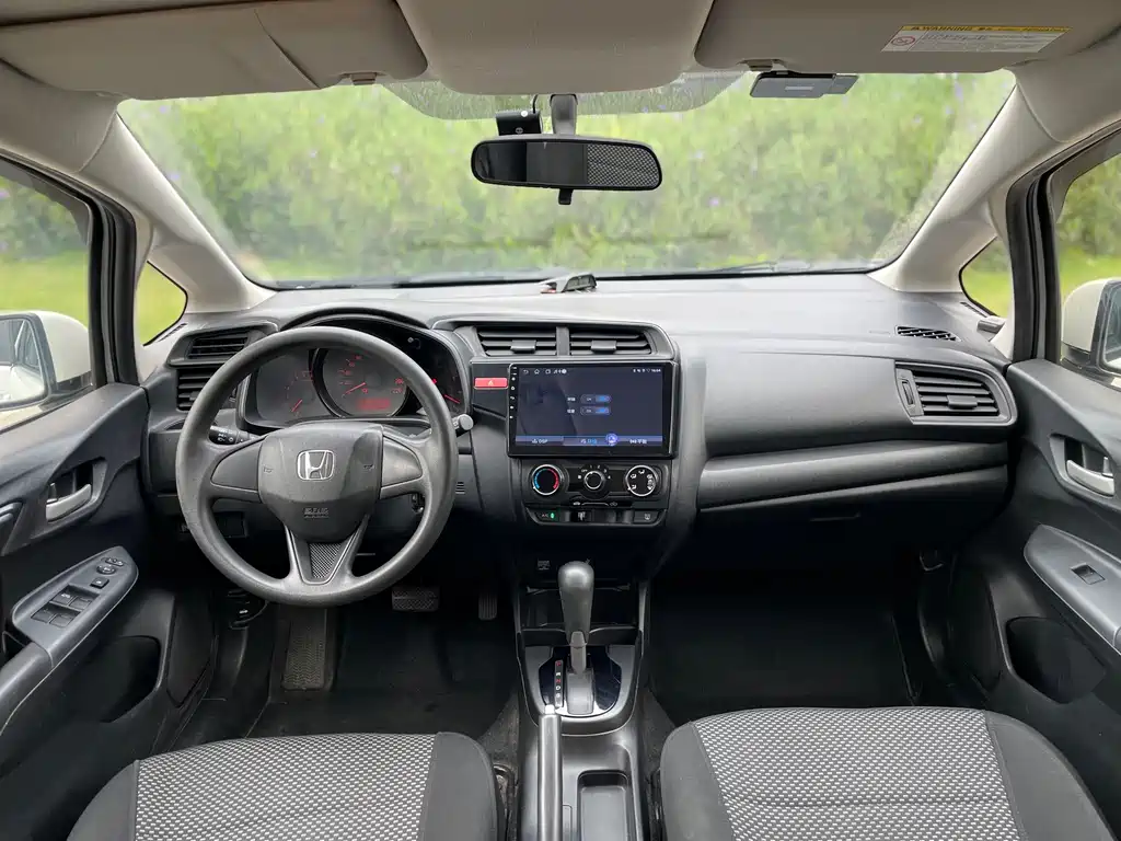 Honda Fit 2016 — фото 12