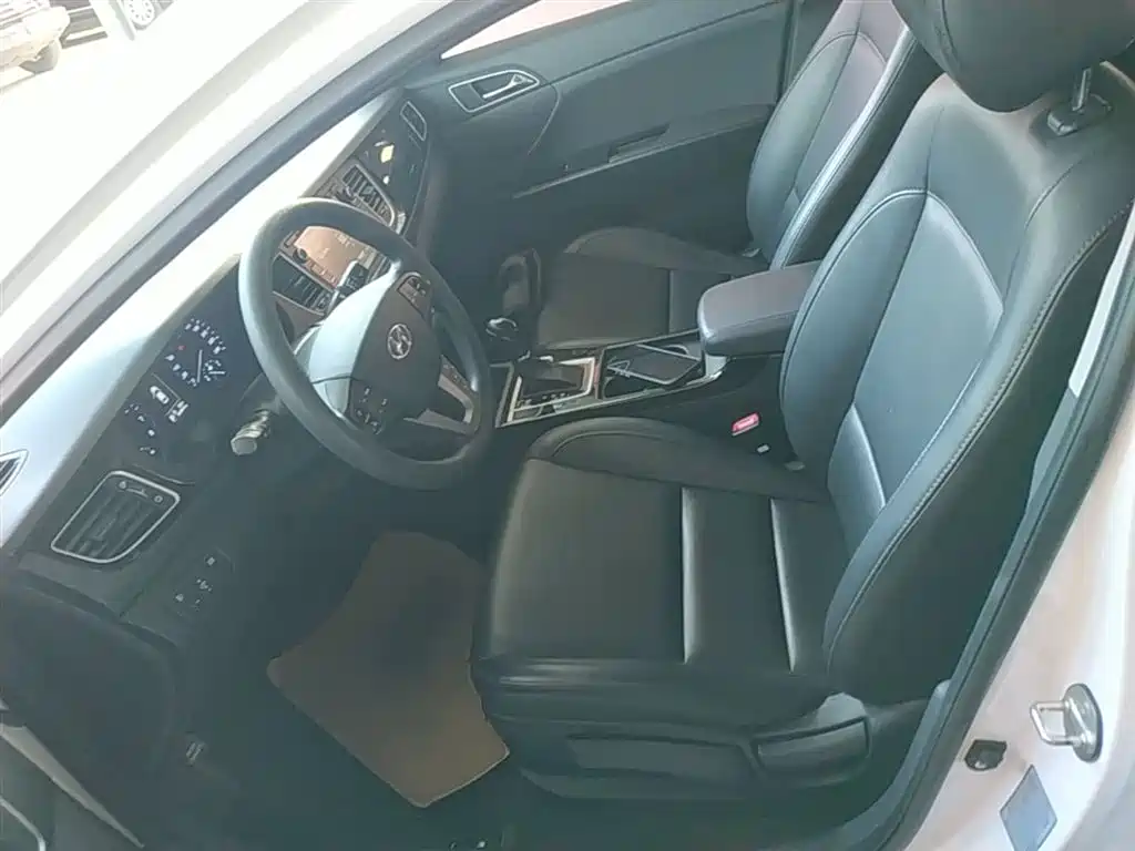 Hyundai Mistra 2015 — фото 15