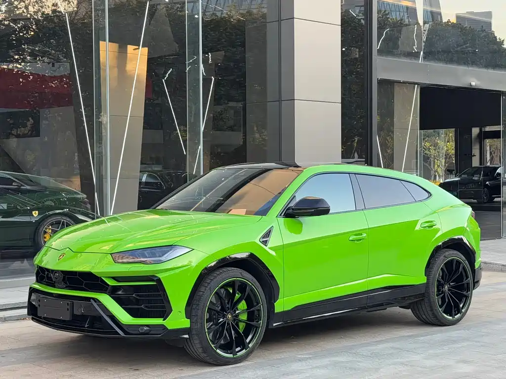 Lamborghini Urus 2021 — фото 1