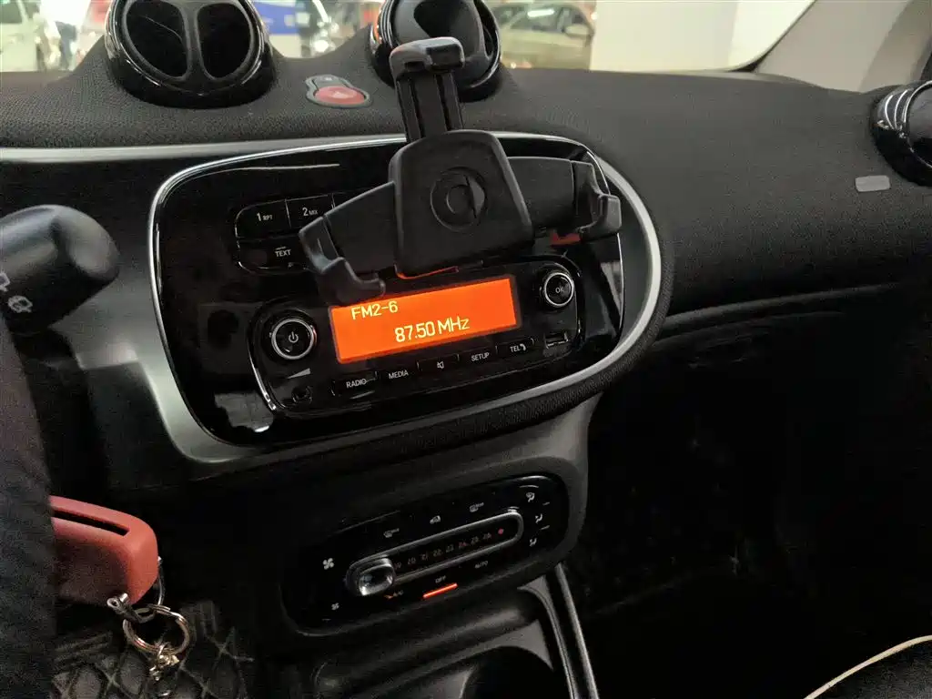 smart Fortwo 2018 — фото 13