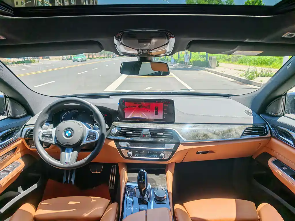 BMW 6 Series GT 2023 — фото 18