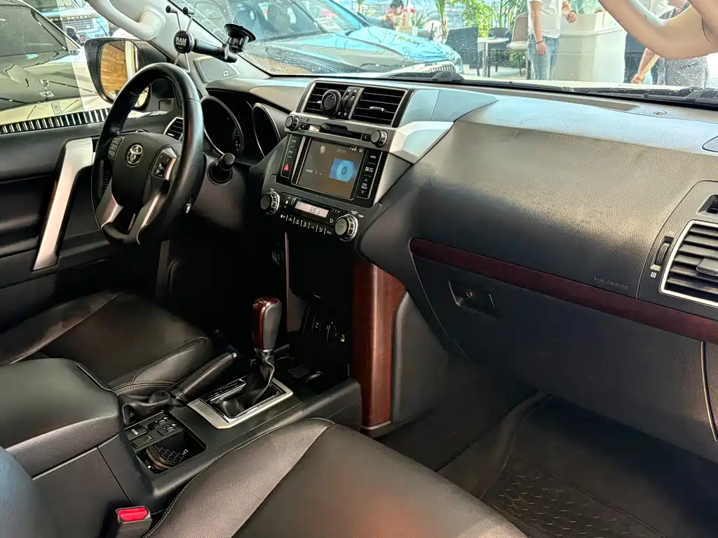 Toyota Prado 2017 — фото 17