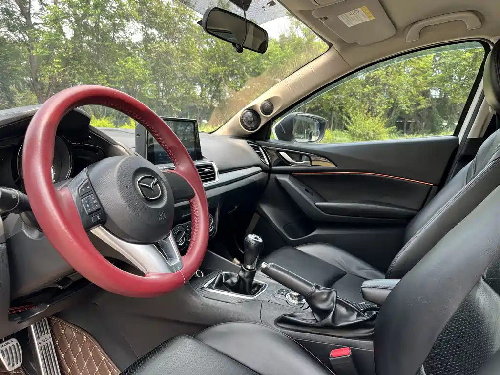 Mazda 3 Axela 2016 — фото 7