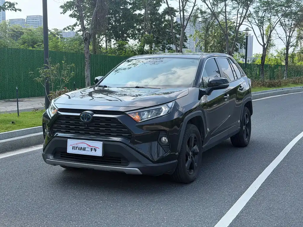 Toyota RAV4 2021