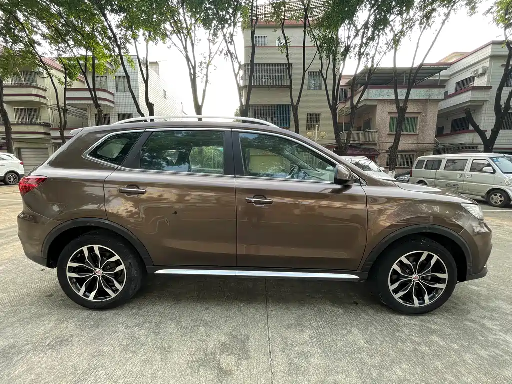 Roewe RX5 2017 — фото 24