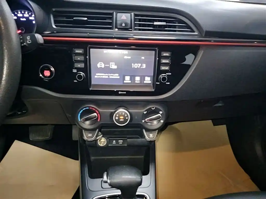 Kia KX Cross 2018 — фото 13