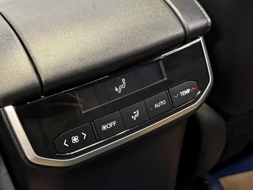 Toyota Crown Kluger 2025 — фото 17