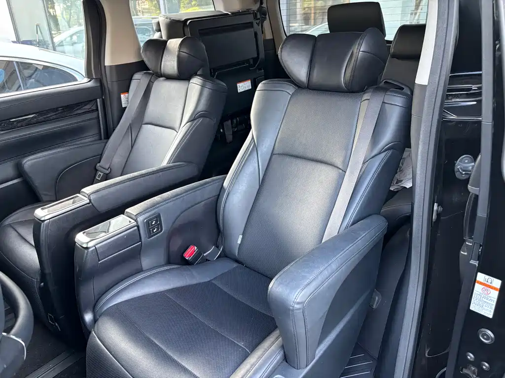 Toyota Alphard 2019 — фото 13