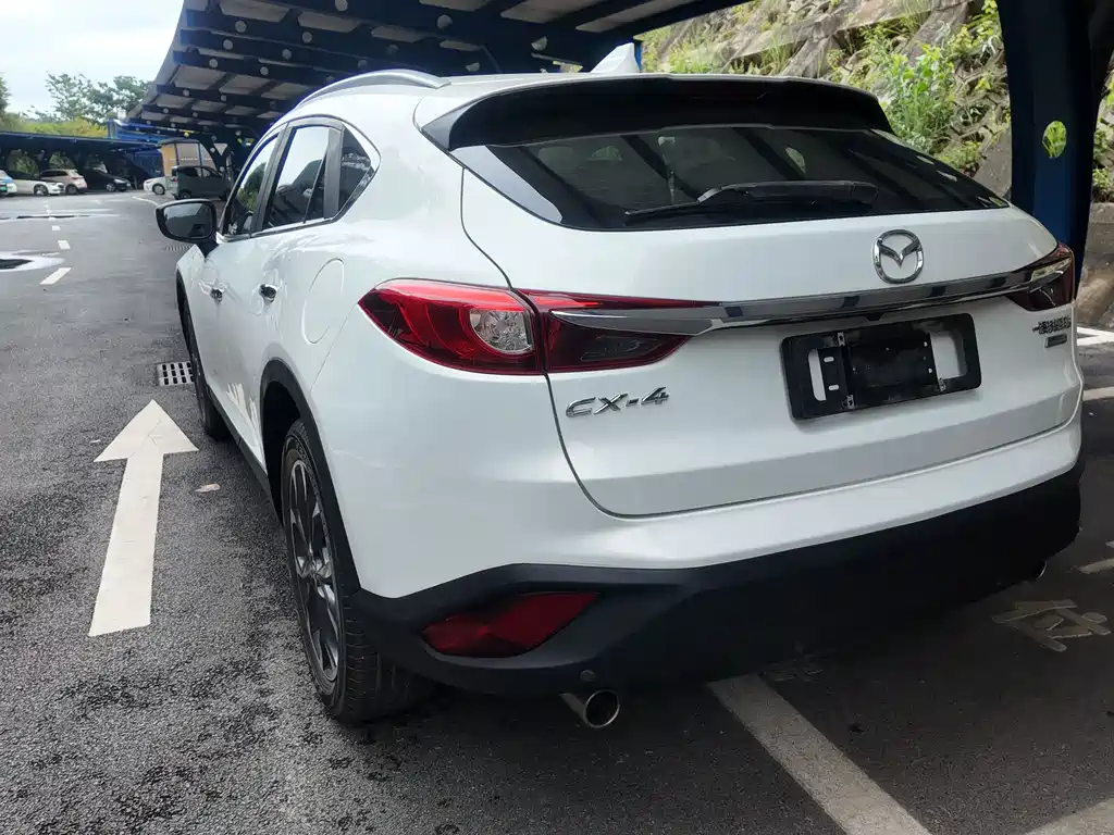 Mazda CX-4 2017 — фото 20