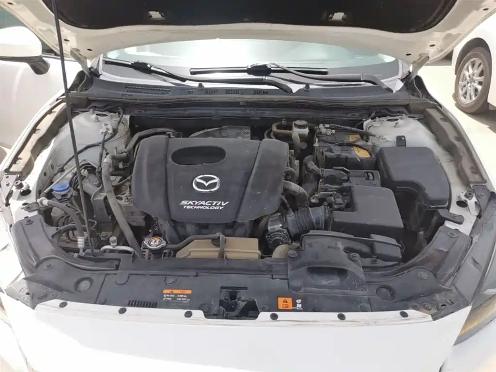 Mazda 3 Axela 2019 — фото 20