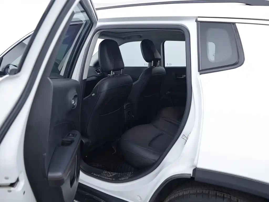 Jeep Compass 2021 — фото 9