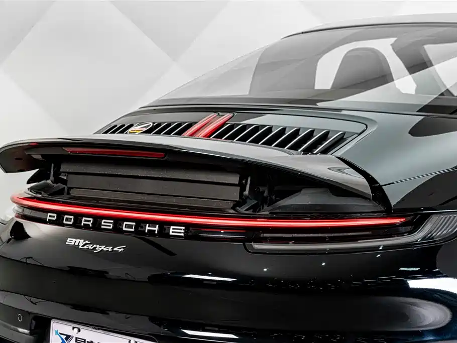Porsche 911 2022 — фото 11