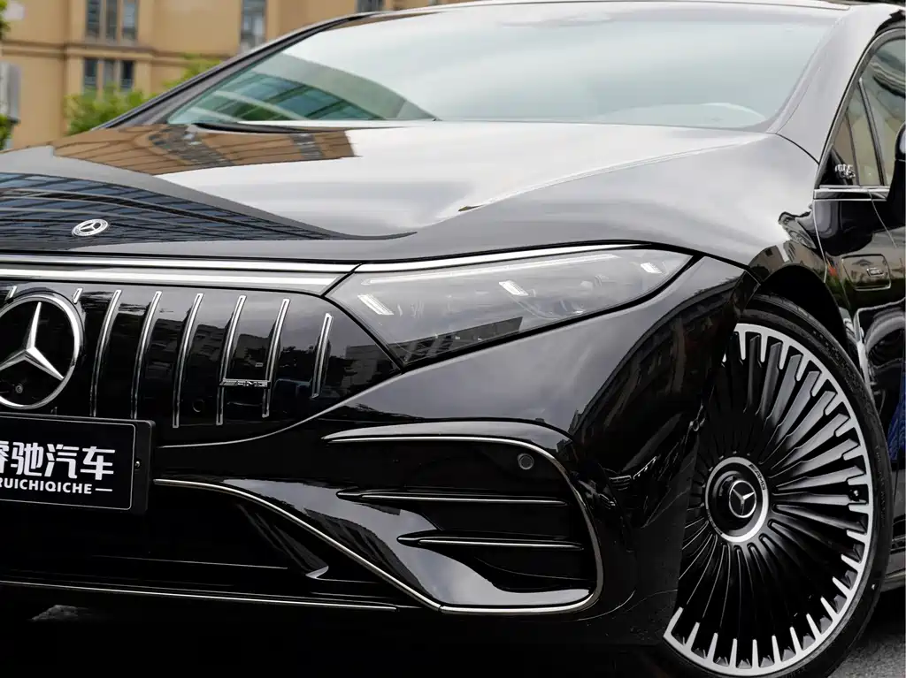 Mercedes-Benz EQS AMG 2025 — фото 4