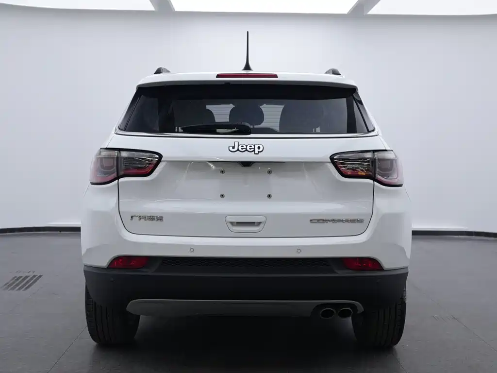 Jeep Compass 2021 — фото 4