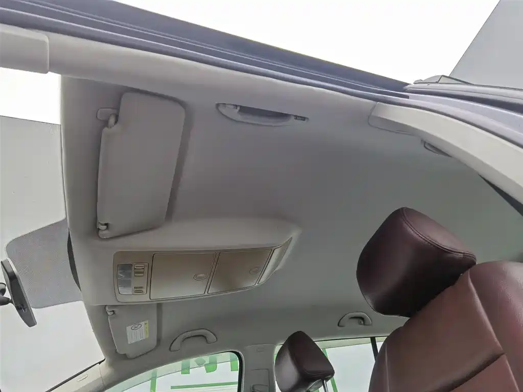 Volkswagen Touran 2015 — фото 14