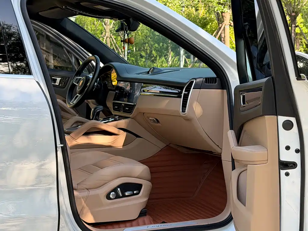 Porsche Cayenne 2018 — фото 16