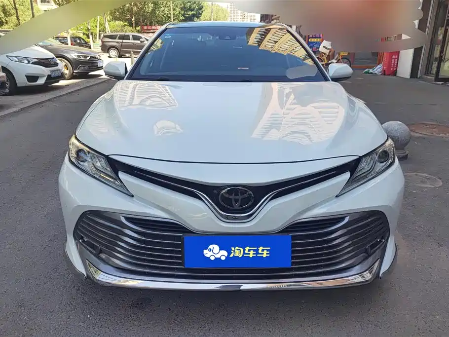 Toyota Camry 2020 — фото 2