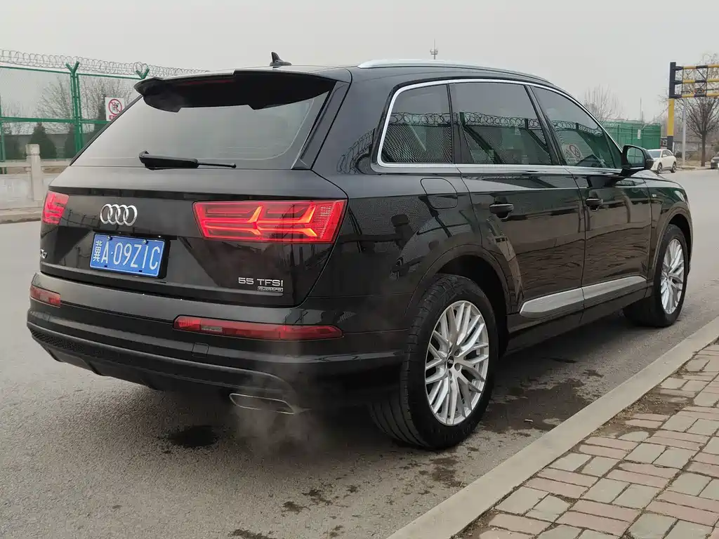 Audi Q7 2019 — фото 6