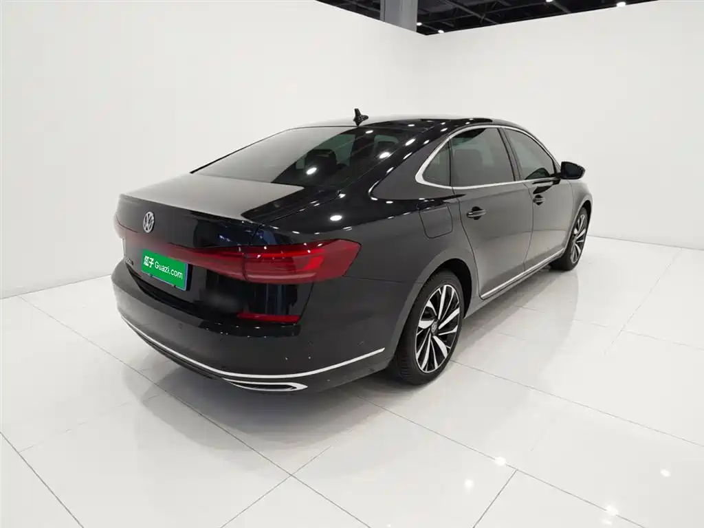 Volkswagen Passat 2023 — фото 12