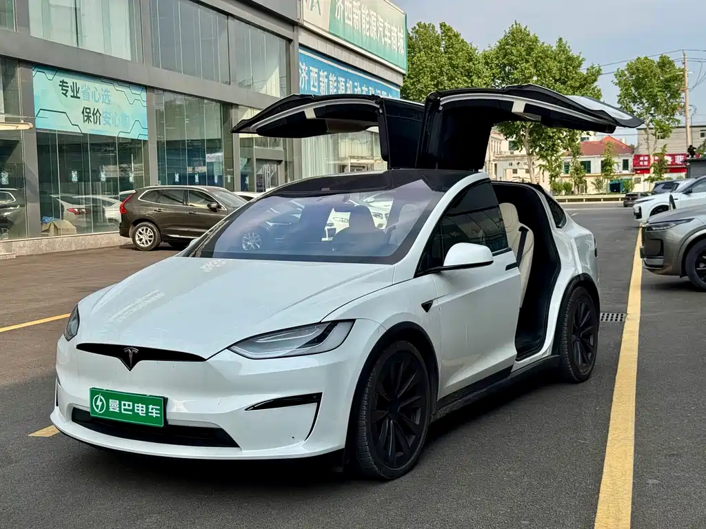 Tesla Model X 2024