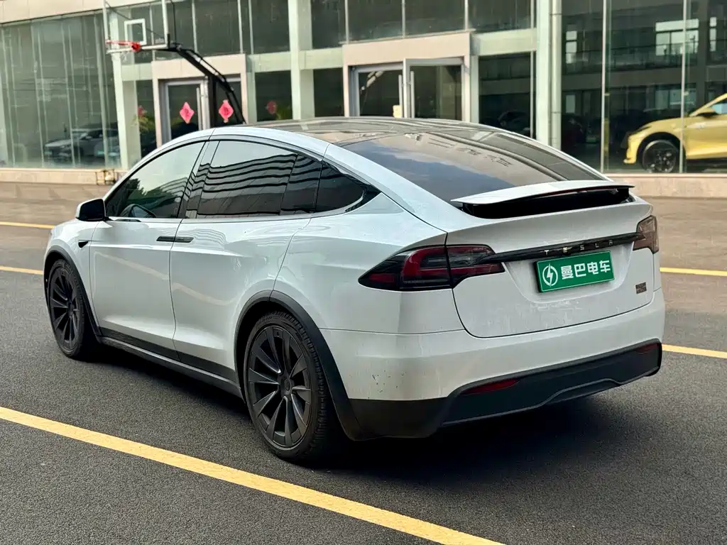 Tesla Model X 2024 — фото 5