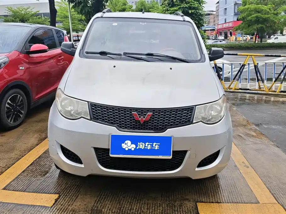 Wuling Hongguang 2015 — фото 2