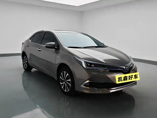 Toyota Corolla Hybrid 2022 — фото 3