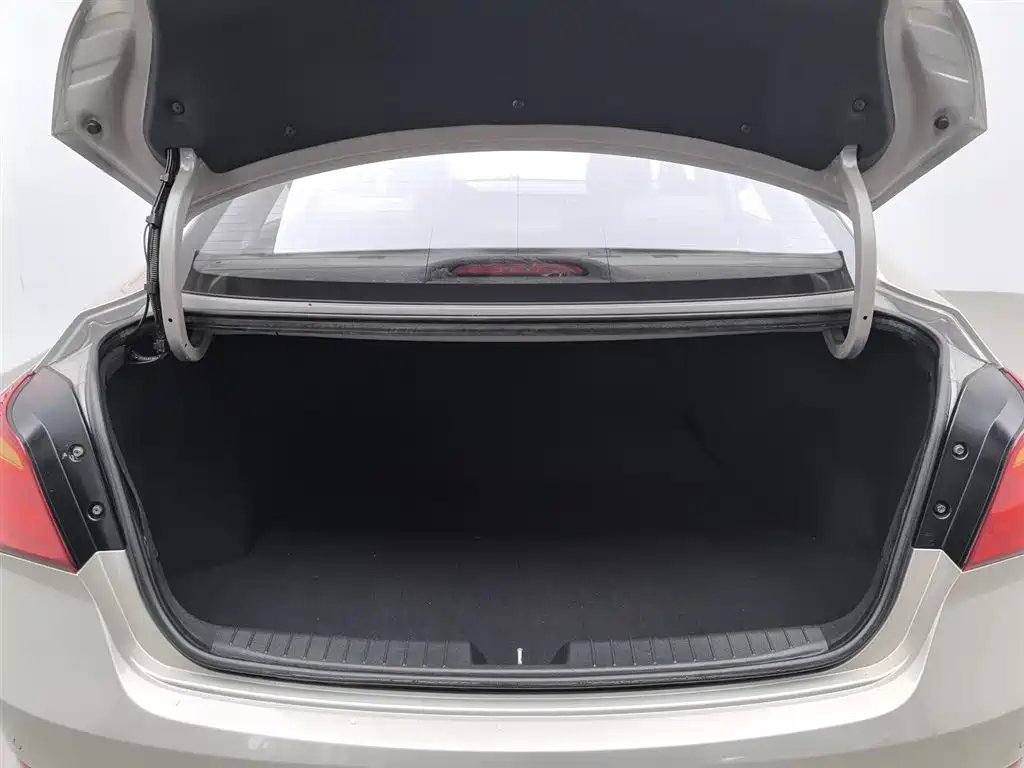 Hyundai Mistra 2014 — фото 16