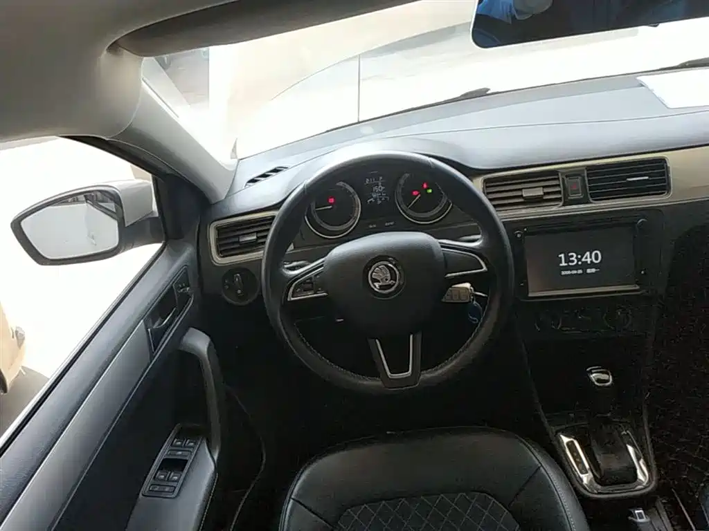 Skoda Rapid Spaceback 2020 — фото 11