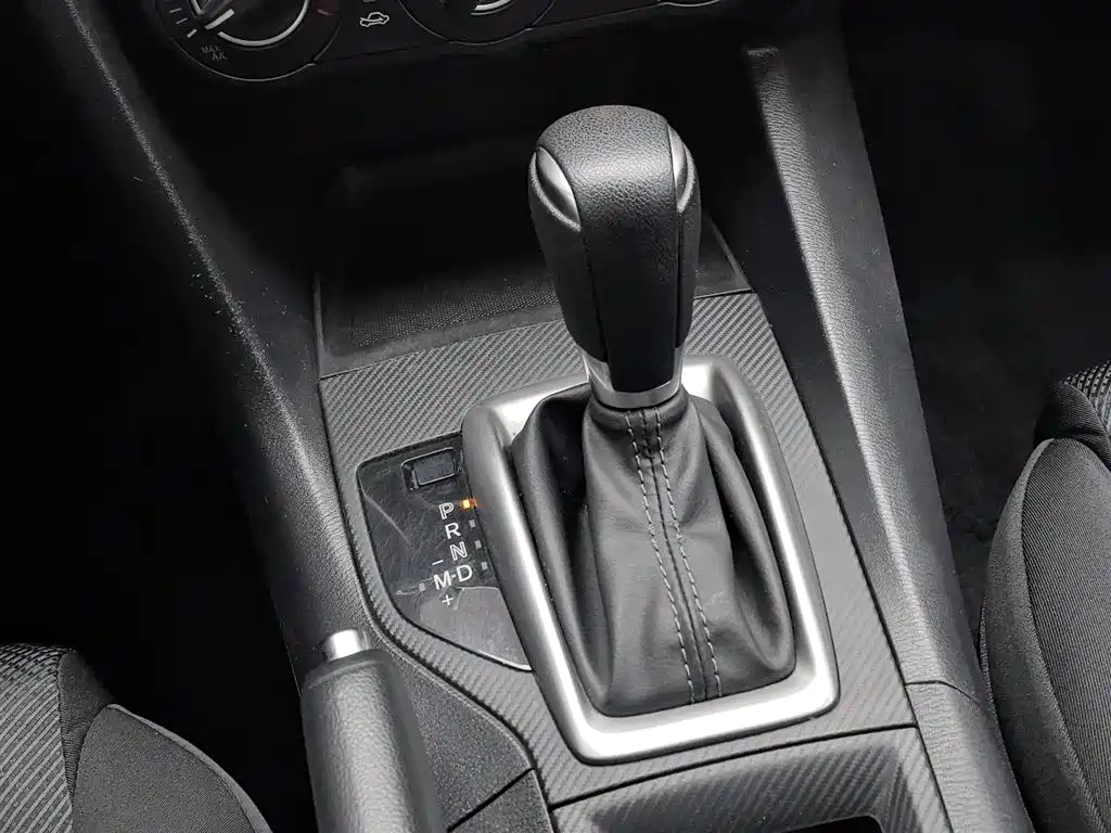 Mazda 3 Axela 2018 — фото 13